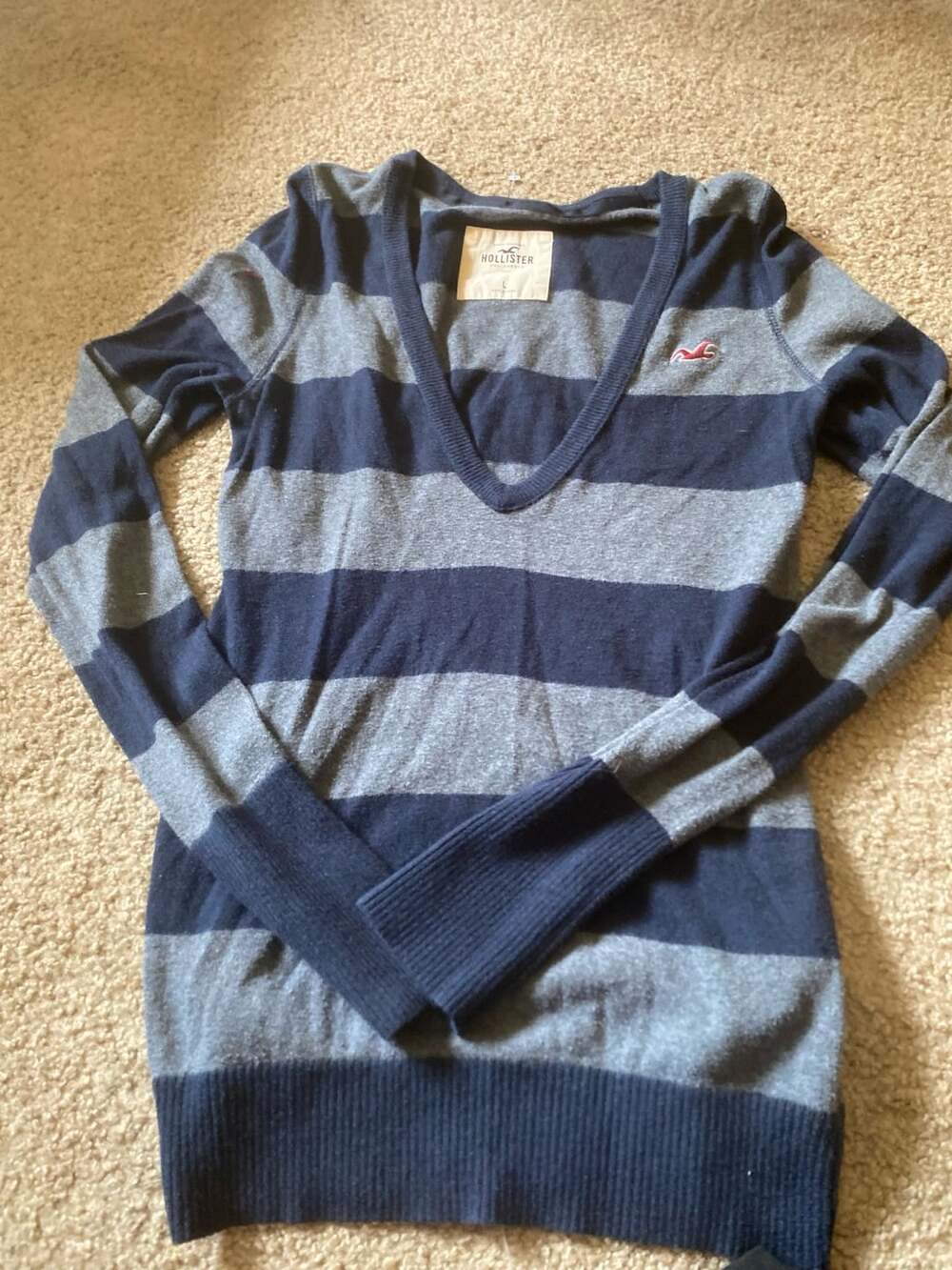 Hollister V-Neck Striped Sweater Size L Blue Gray